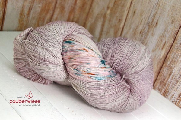 heller Flieder, Merino superwash 530m mulesingfrei